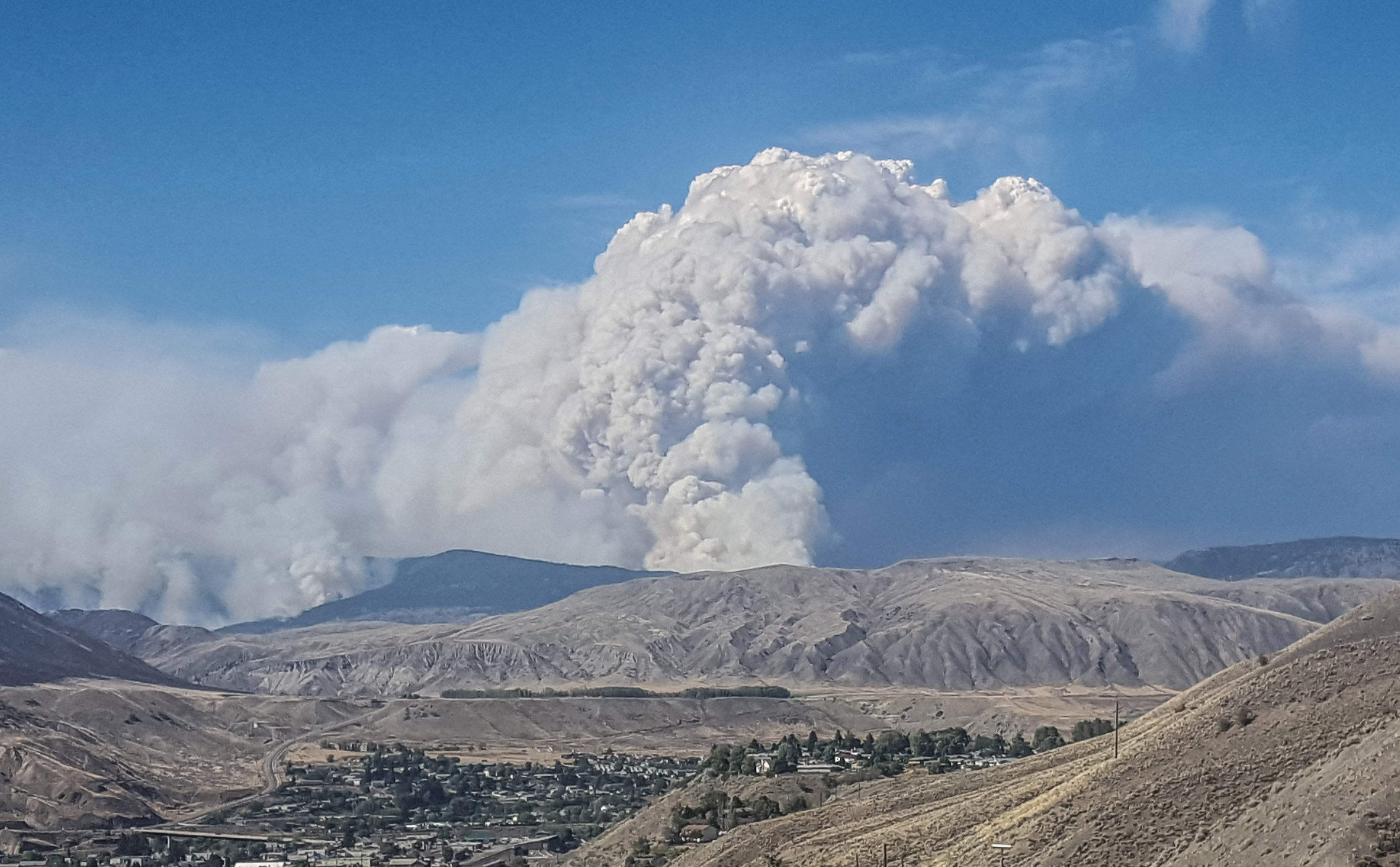 A pyroCb cloud forms above the Elephant Hill wildfire in 2017